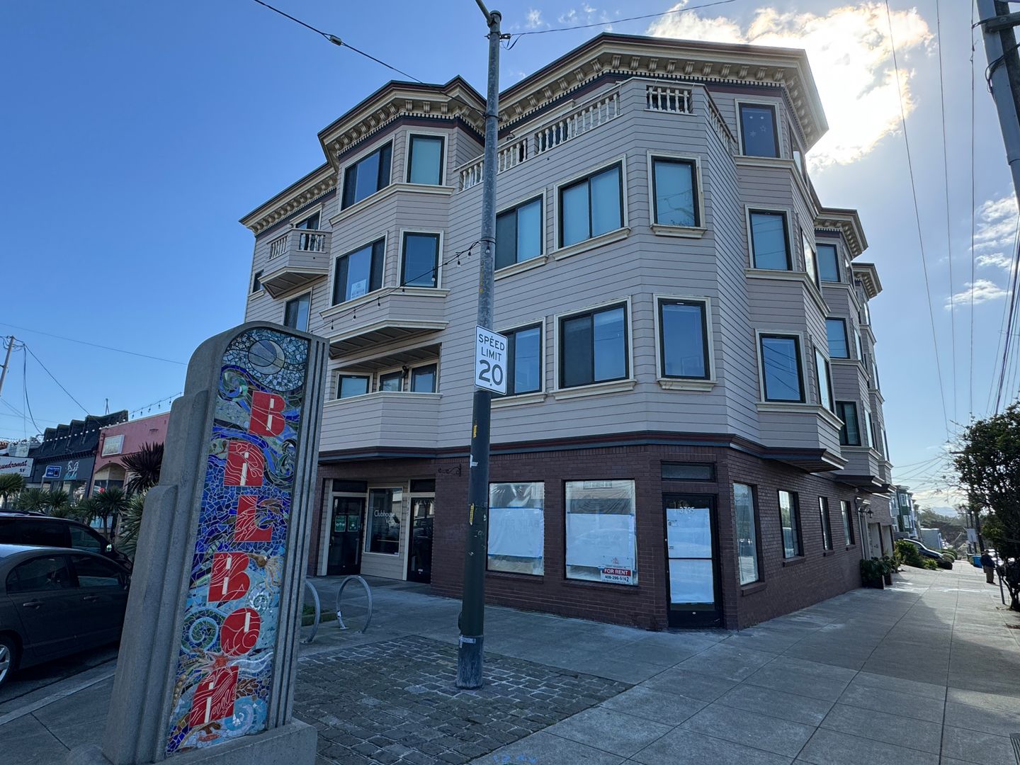 San Francisco Apartment: 700 39th Ave
