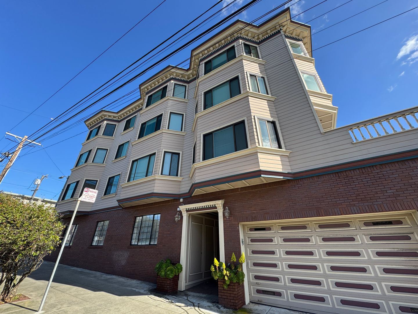 San Francisco Apartment: 700 39th Ave