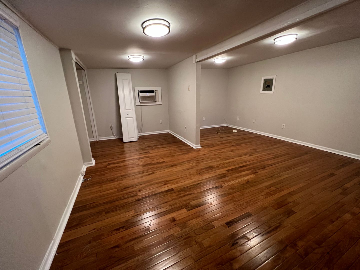 Savannah Apartment: 2027 East 36th St