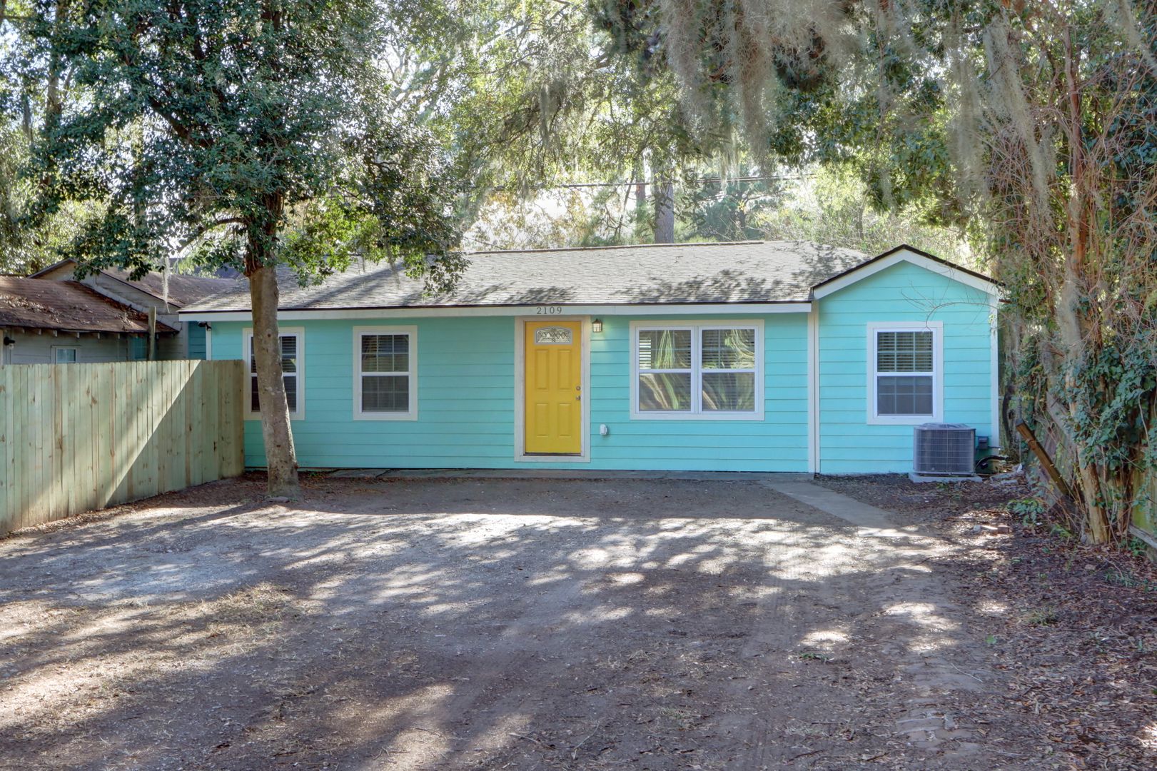 Savannah Apartment: 2109 East 36th Street