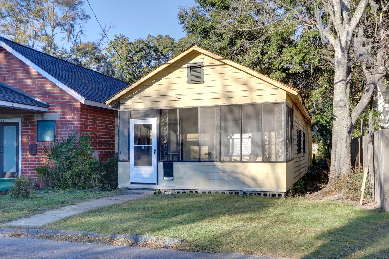 Savannah House: 2130 East Gwinnett St