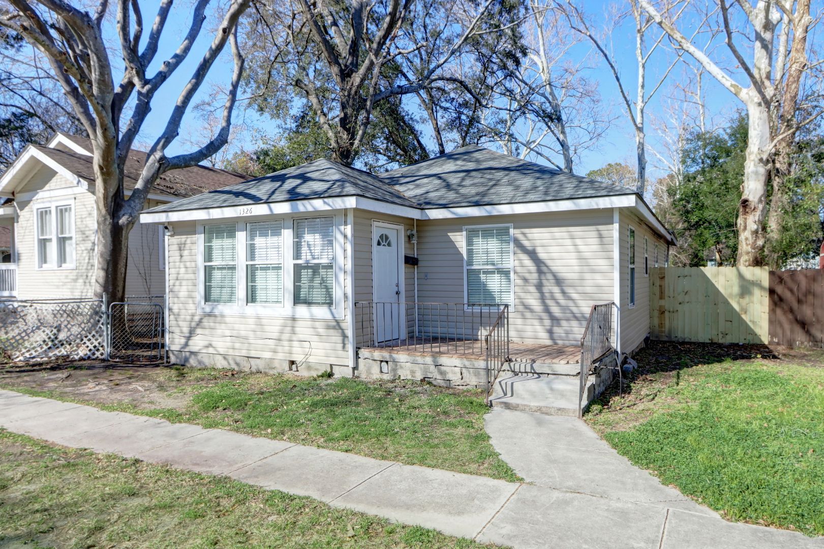 Savannah House: 1326 East 33rd St