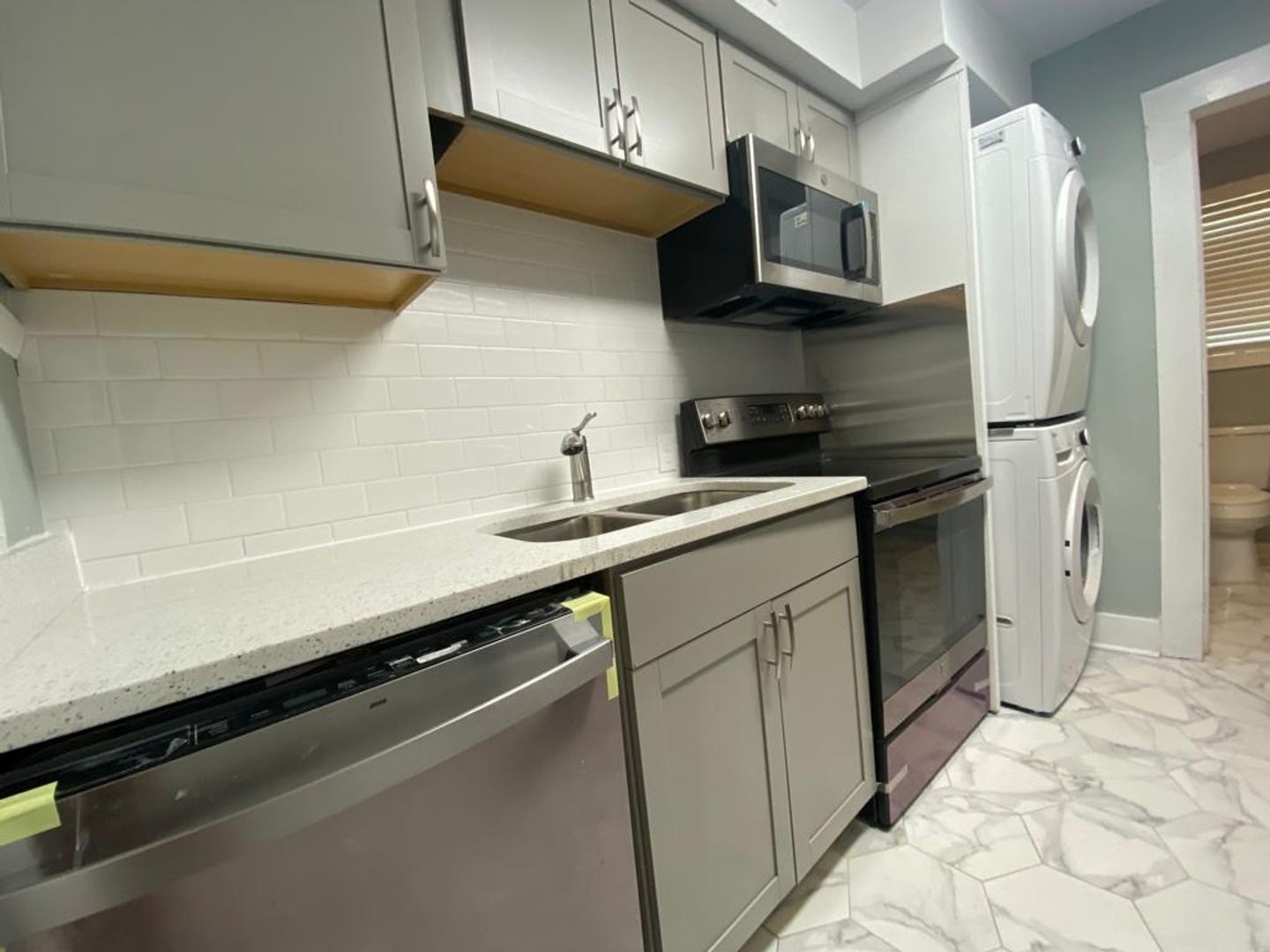 Savannah Apartment: 1203 Atlantic Ave