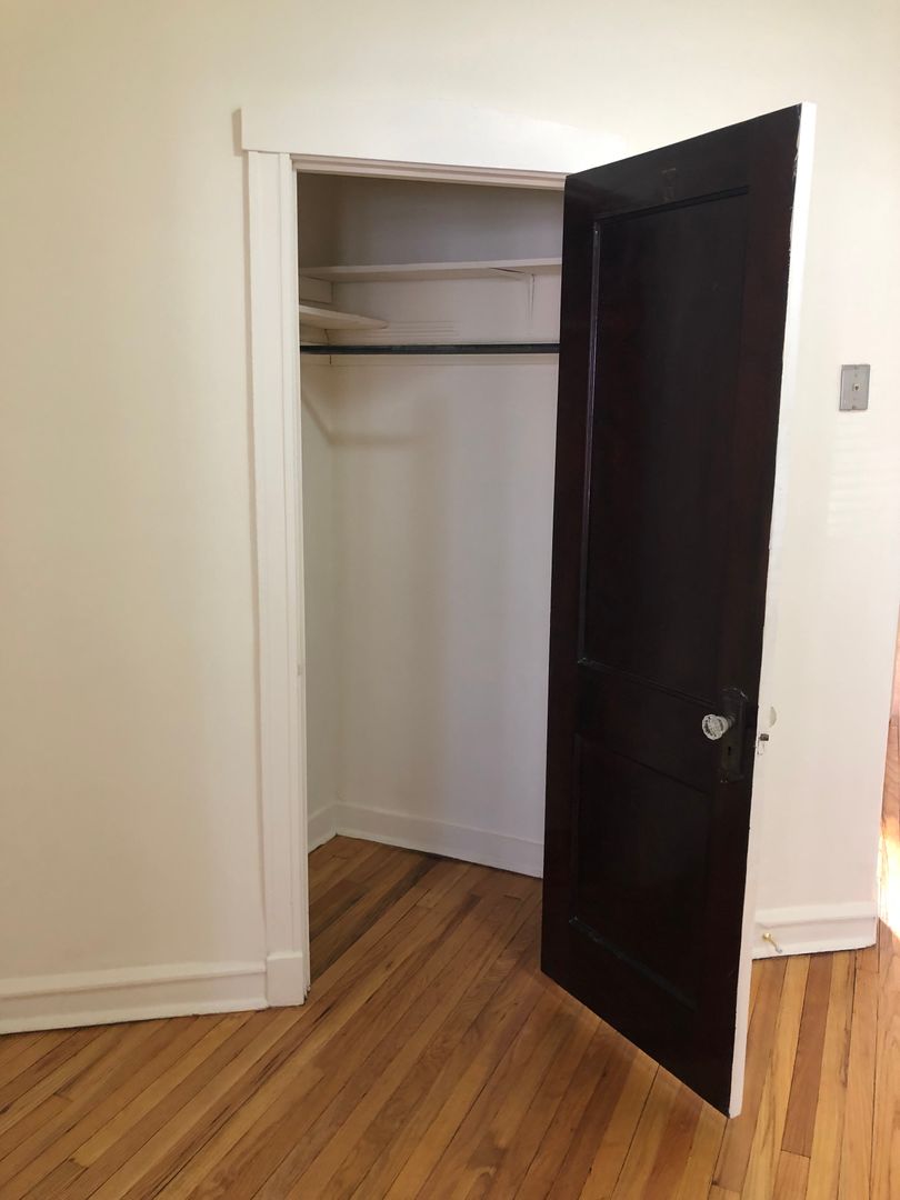 Chicago Apartment: 4454 N. Artesian