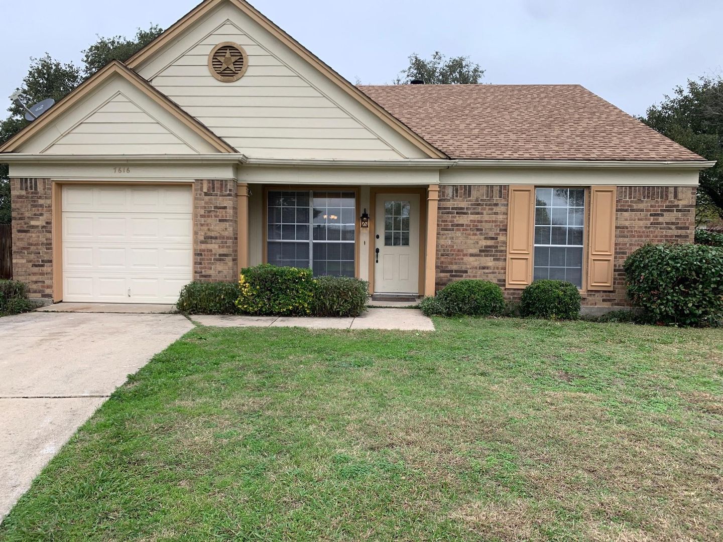 Fort Worth House: 7616 Honeybee Court