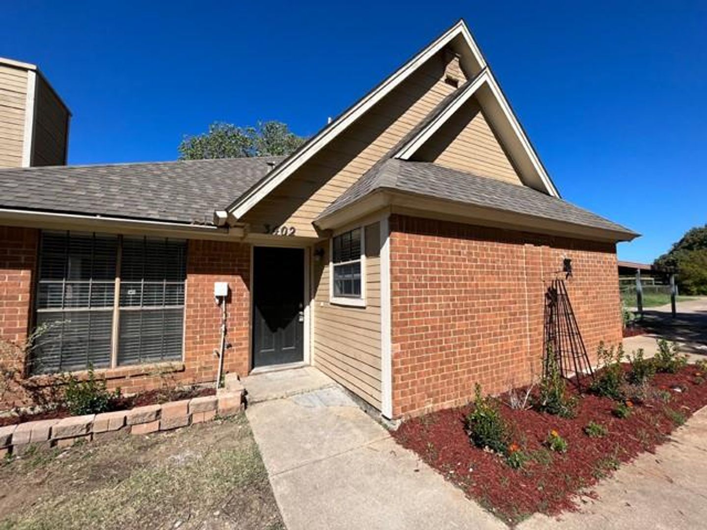 Grapevine Apartment: 3402 - 3404 Timberline Drive