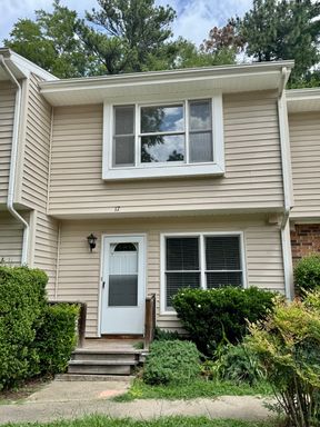 Prime Chapel Hill Living | 2BR Townhouse on MLK Blvd – photo 1