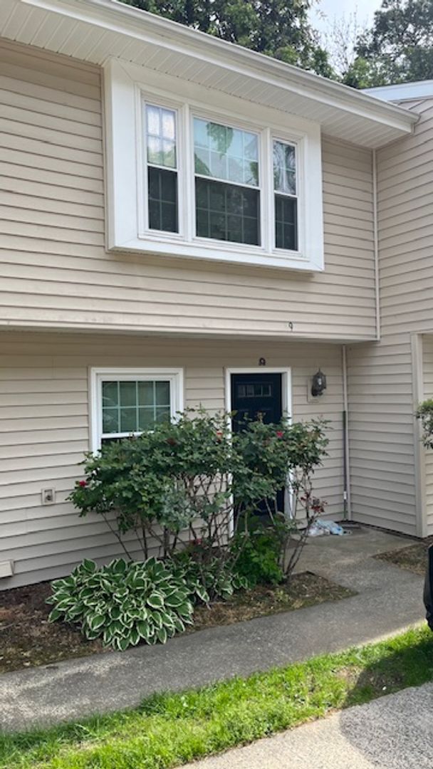 Chapel Hill House: 875 Martin Luther King Blvd