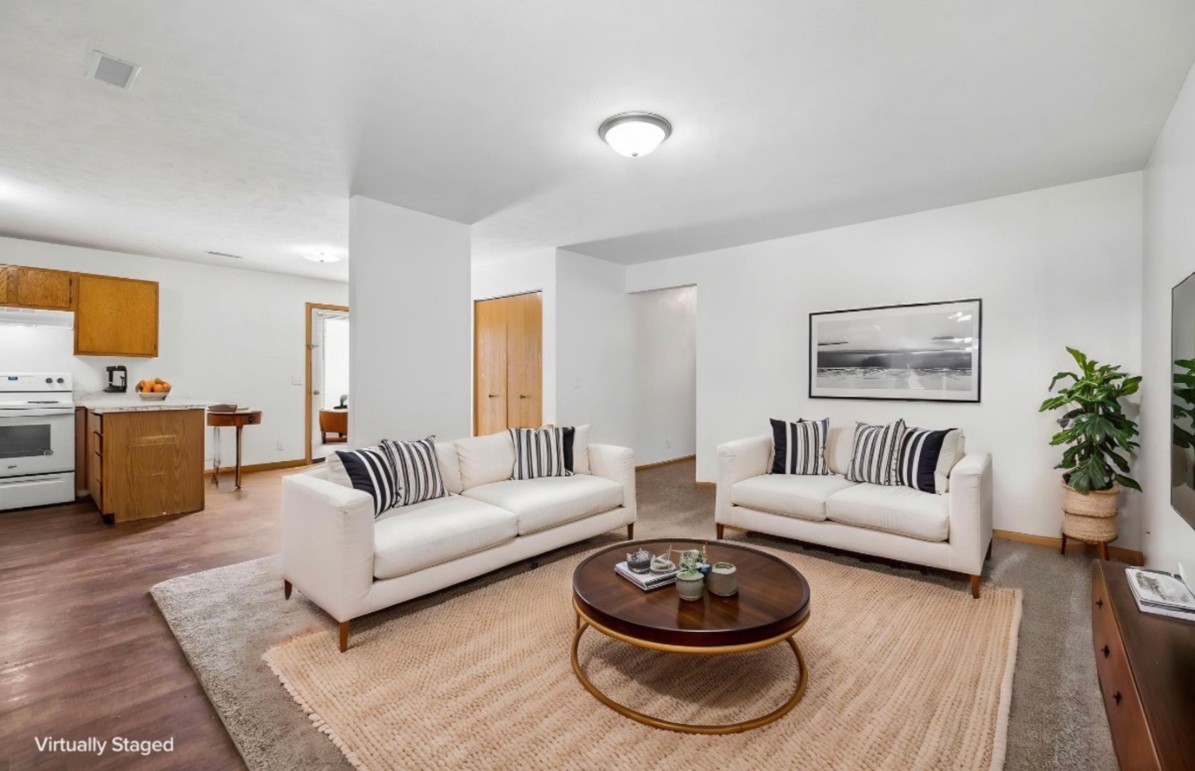 Lincoln Apartment: 2635-2639 N 5