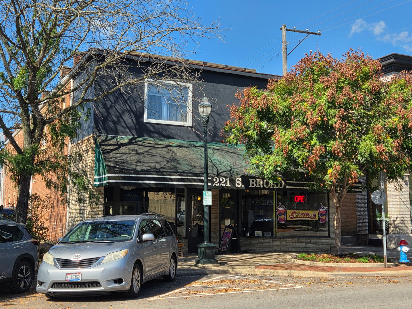 221 1/2 S Broad St