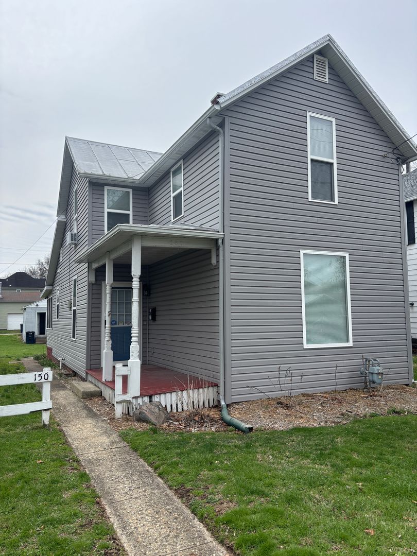 Lancaster House: 150 E Fair Ave