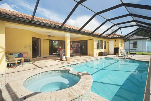 Vacation Rental - Sauget Manor Available:|April 1st-Dec 1st at a Discount Available Dec. 1-April 30th 2027 Season – photo 1