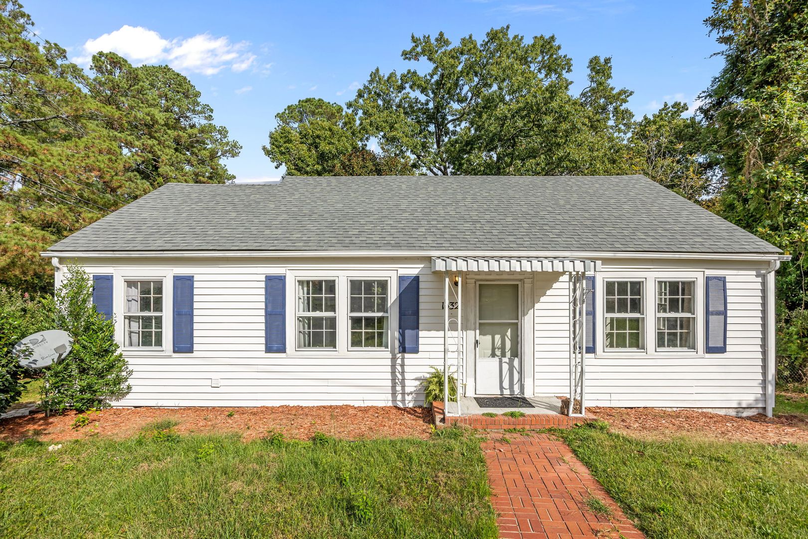 Fayetteville House: 1932 Dogwood St.