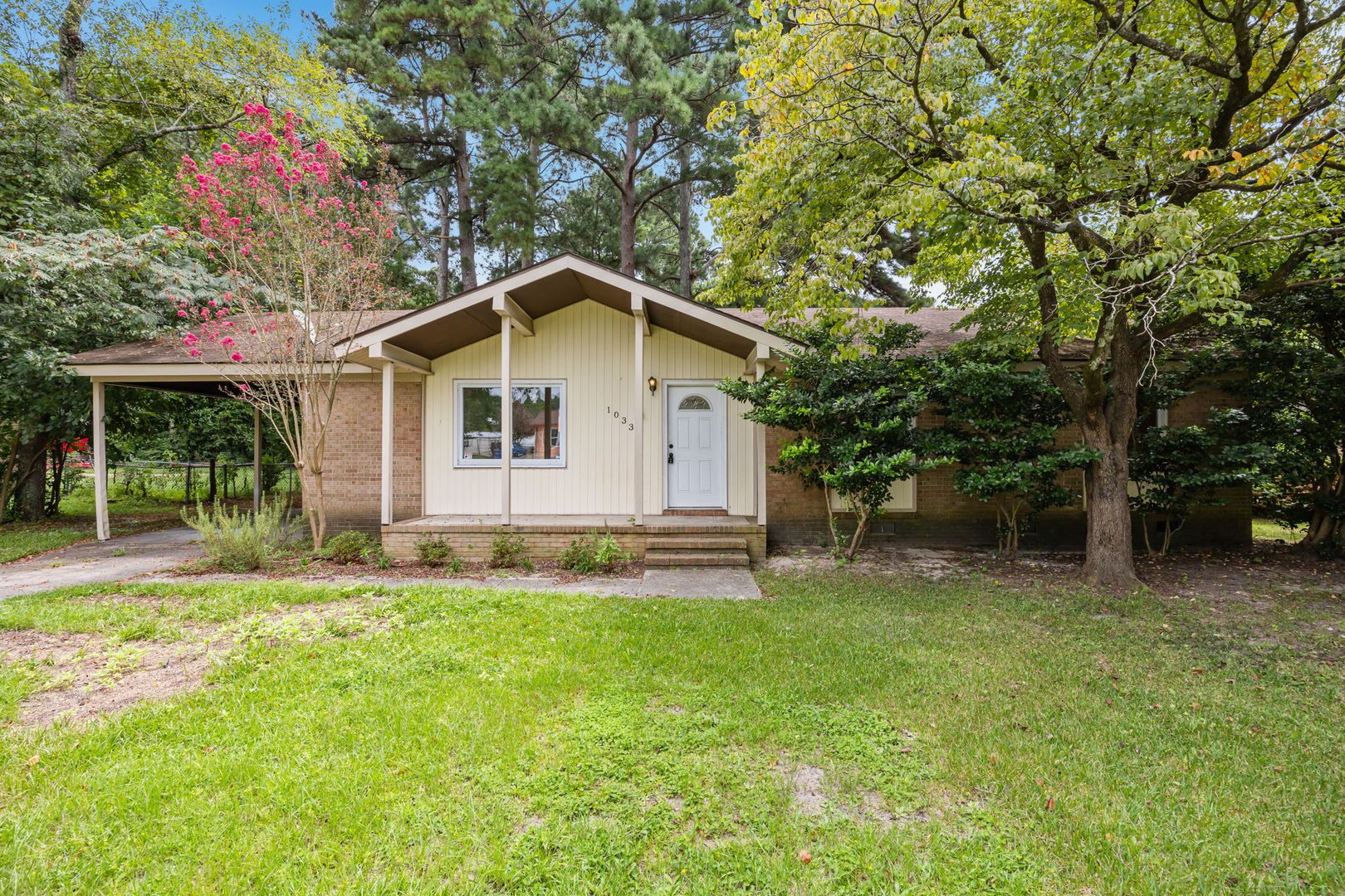 Fayetteville House: 1033 Xavier Ct