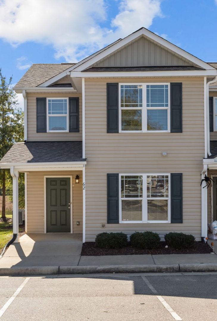 Lillington House: 62 River Stancil Dr.