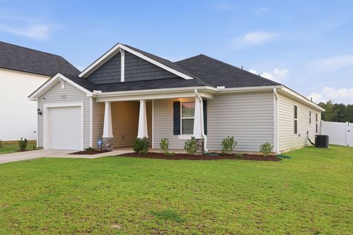 Spacious, Single-Level Living in Raeford – photo 1