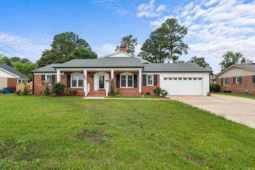 Newly renovated home located in Dunn! – photo 1