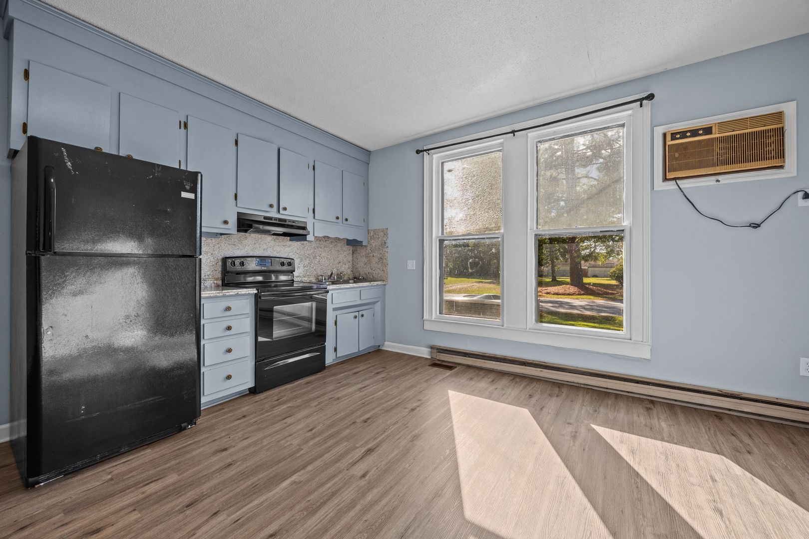 Coats House: 51 W Washington Street