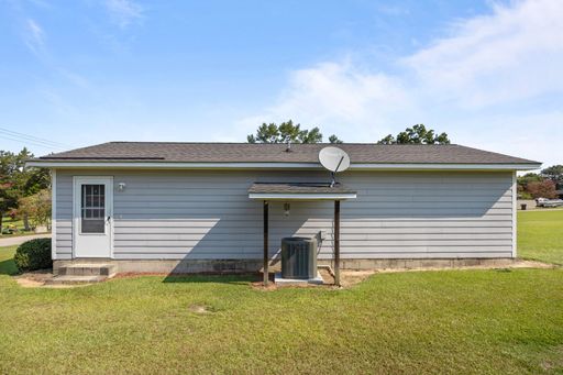 Two bedroom in Coats, NC!