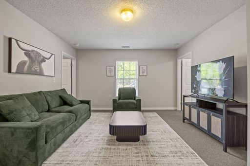 Fully Furnished Exclusive Midterm Rental Available Nov 20, 2026 – photo 1