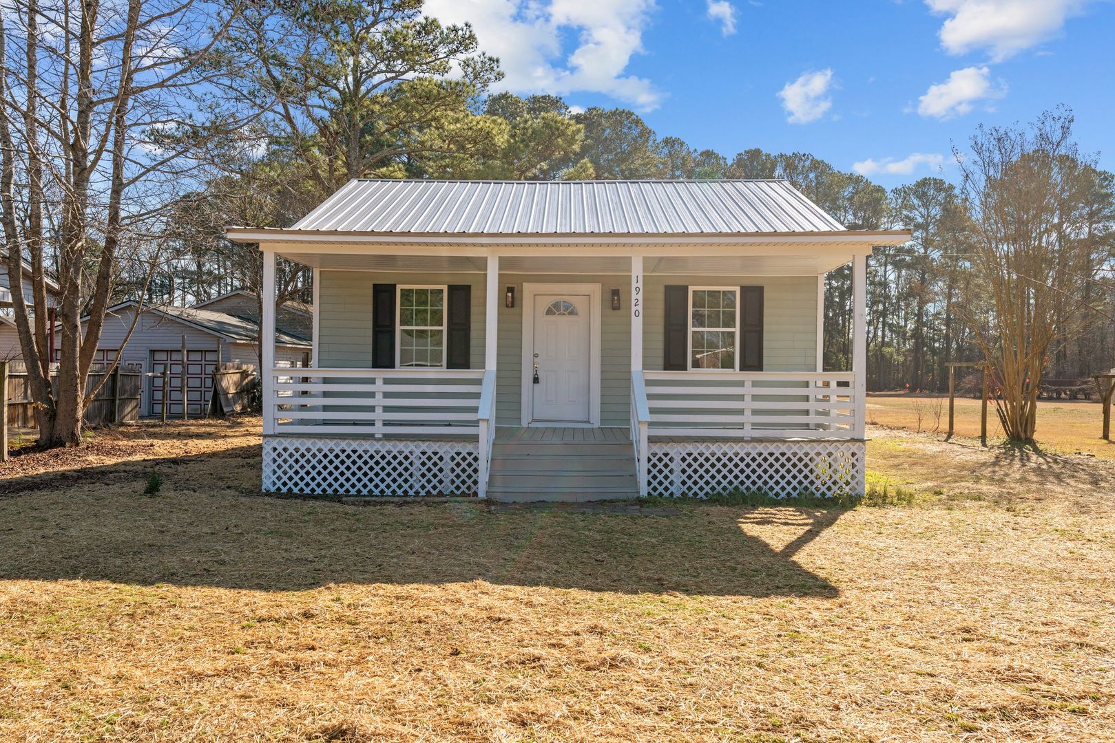 Dunn House: 1920 Greenpath Rd