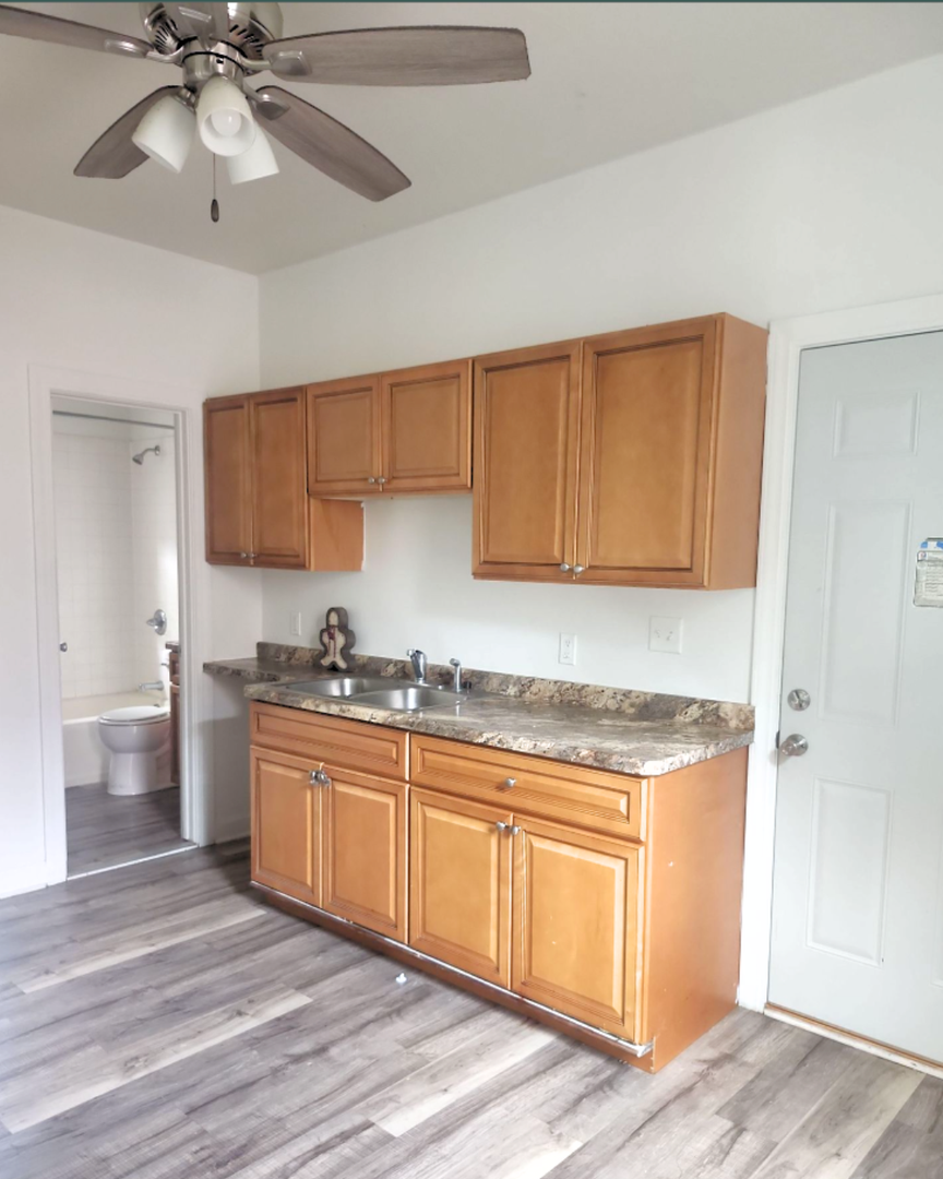 Milwaukee Apartment: 2521 South 8th Street