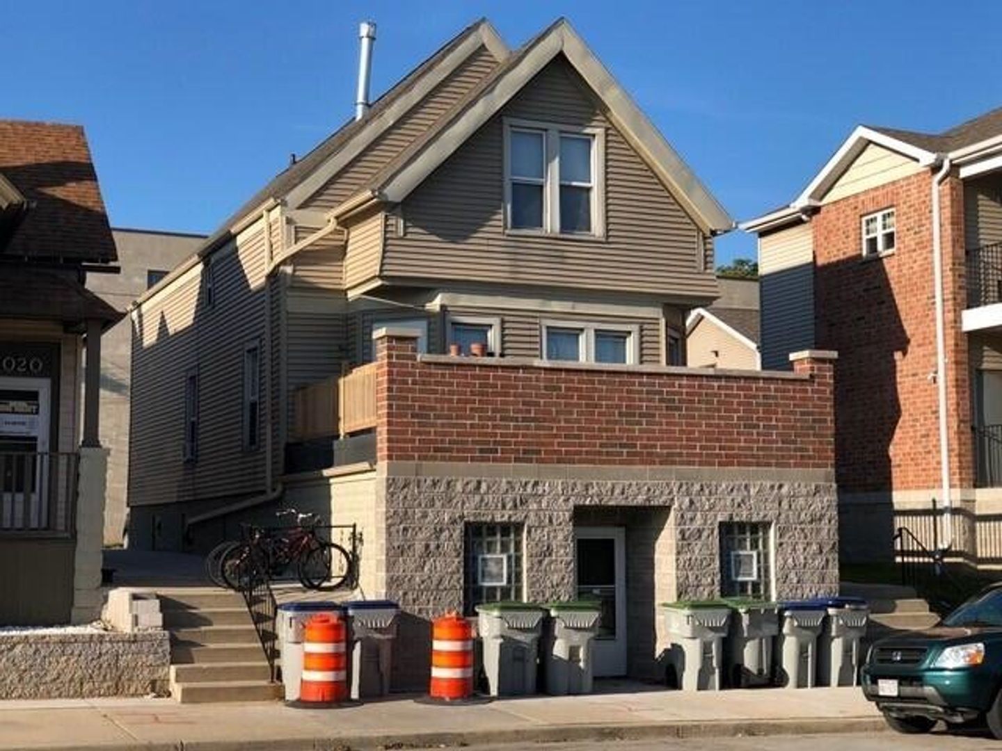 Milwaukee Apartment: 2016 W Clybourn St.