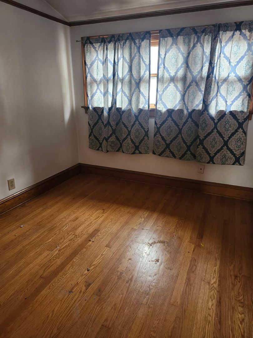 Wauwatosa Apartment: 2330 North 61st Street