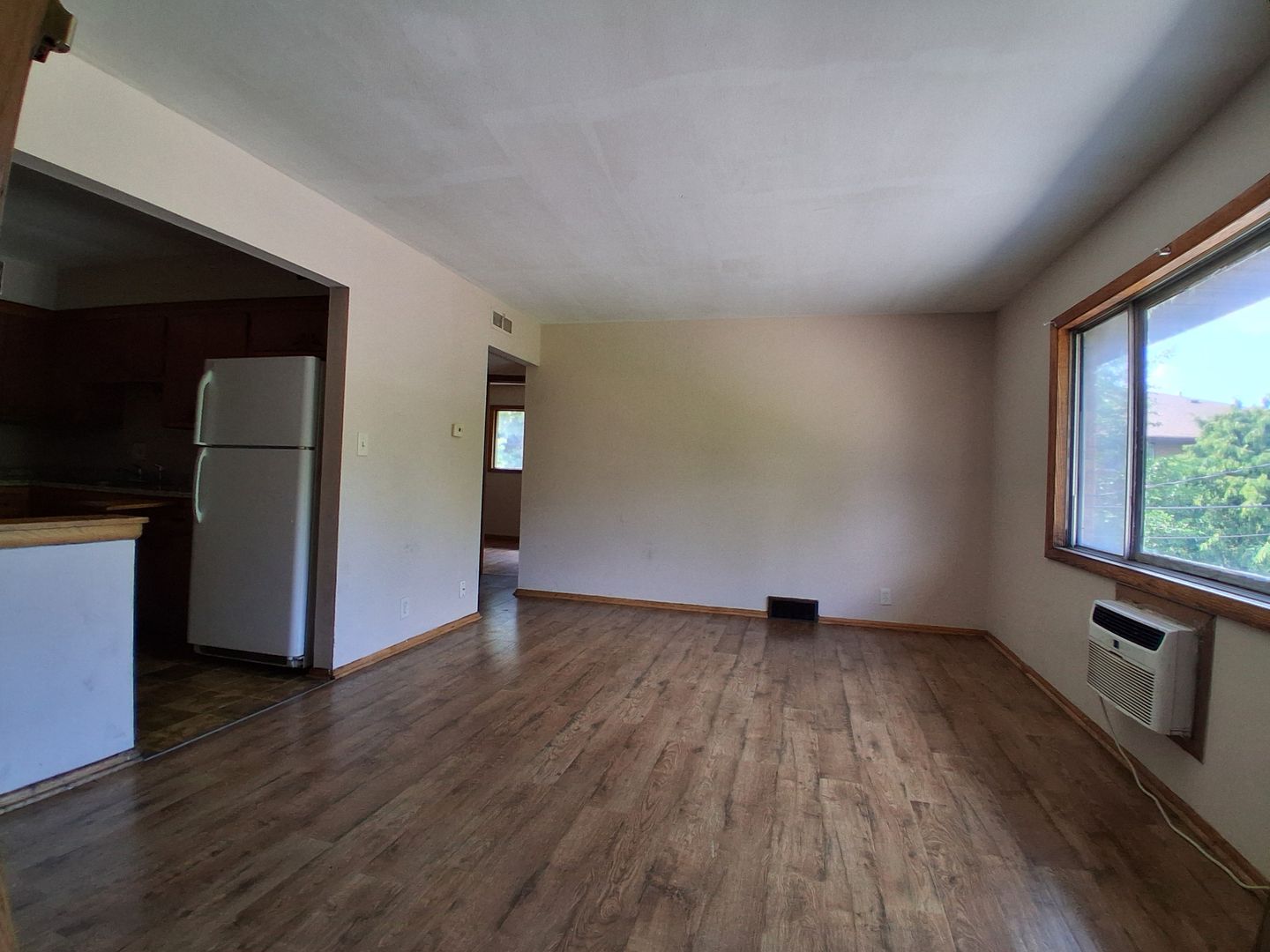 Milwaukee Apartment: 10416 W Hampton Ave