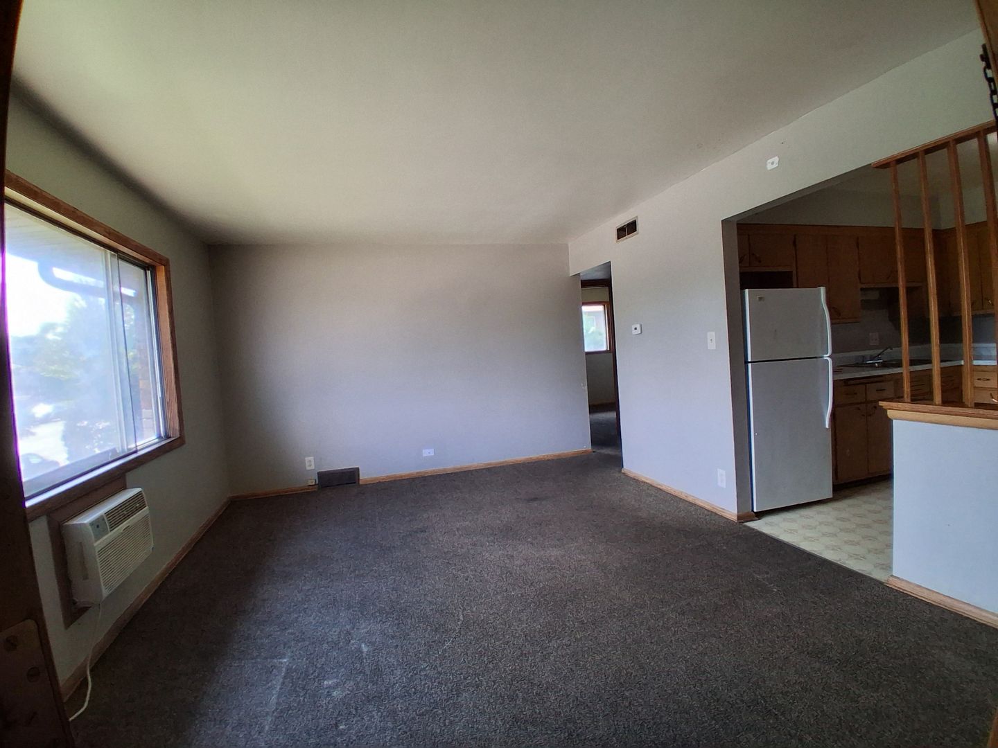 Milwaukee Apartment: 10416 W Hampton Ave