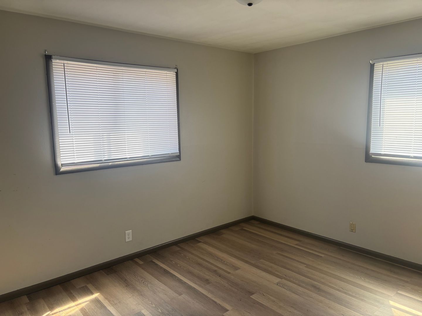 Milwaukee Apartment: 10416 W Hampton Ave