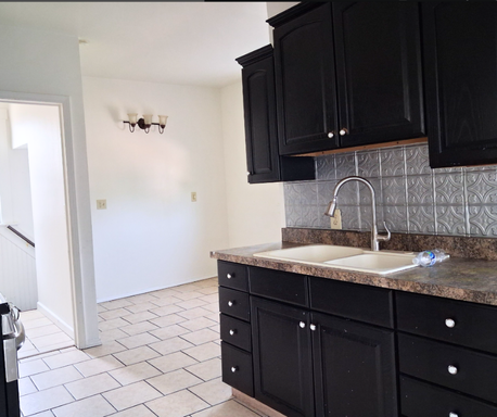 Spacious 3BR Home Near Downtown Milwaukee – Only $1,375/Month! – photo 1