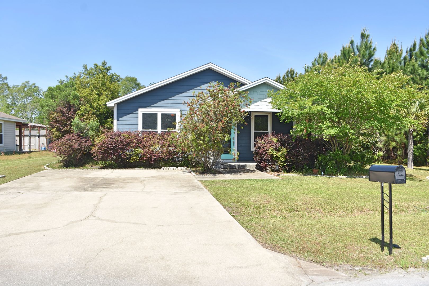 Freeport House: 416 Tropical Way
