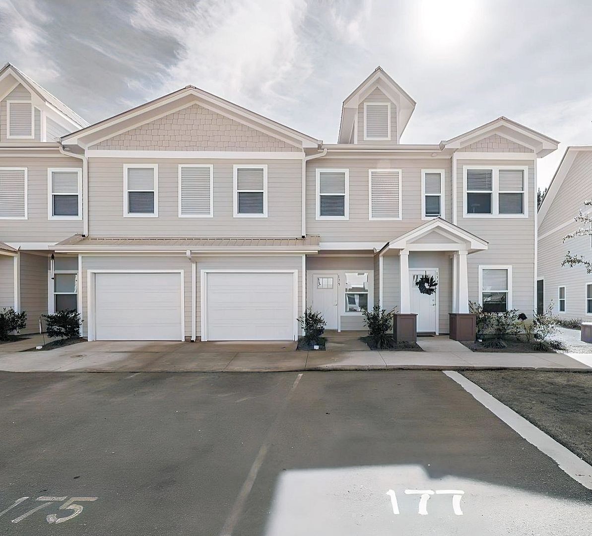 Freeport Townhome: 175 Date Palm Ln