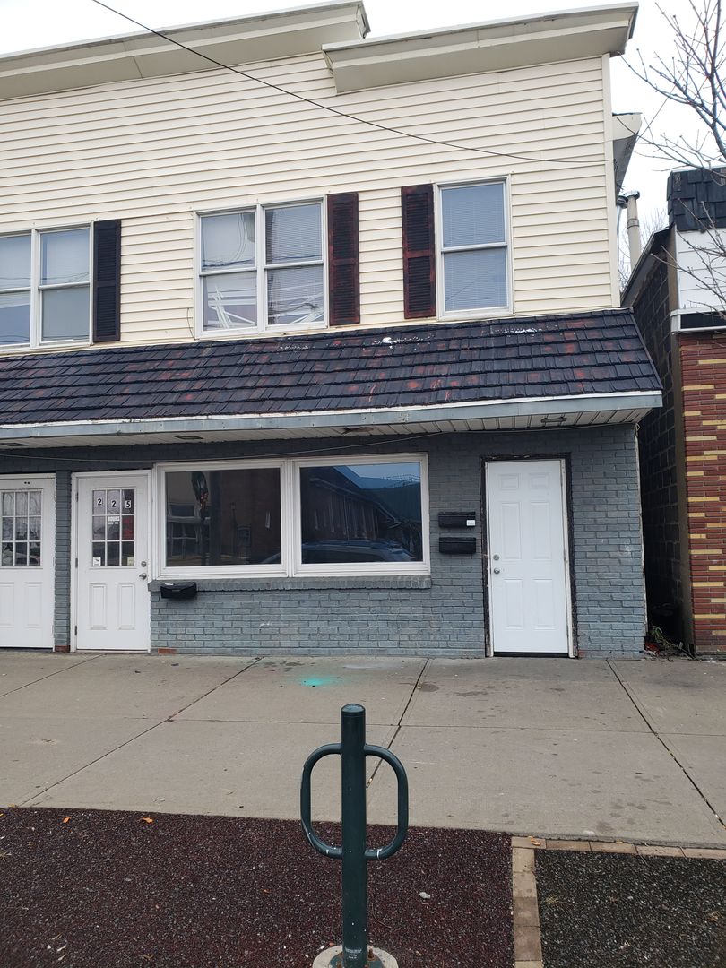 Rome Apartment: 223-227 East Dominick Street