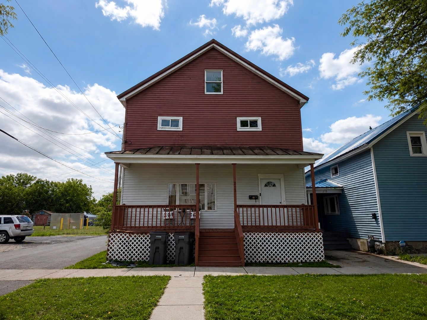 Rome Apartment: 213 Depeyster Street
