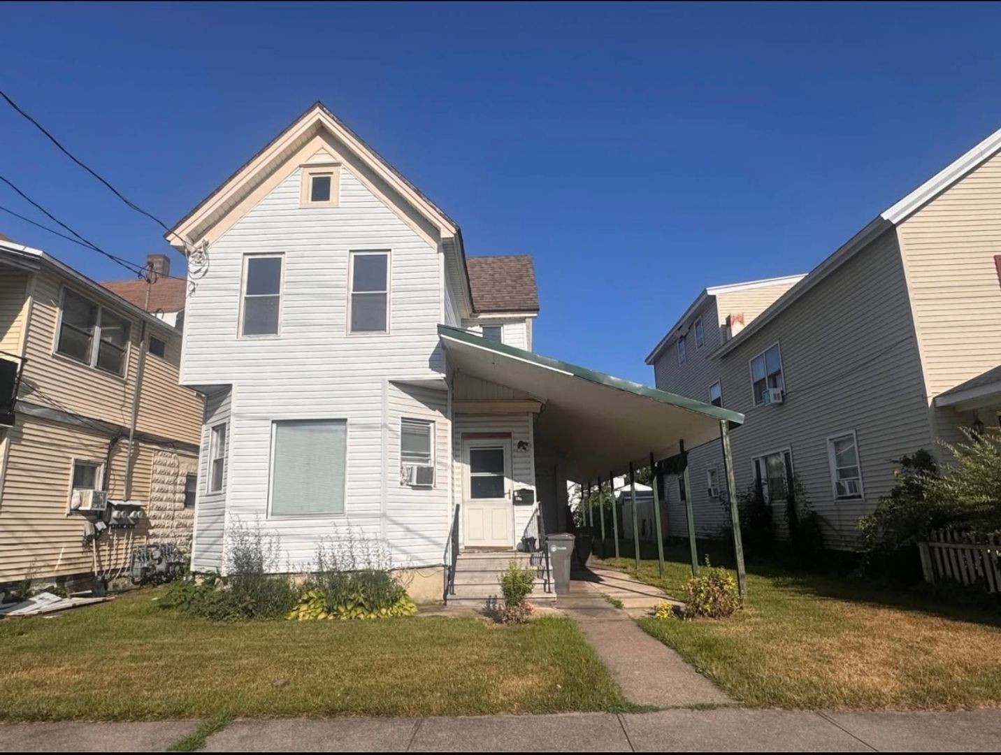 Rome Apartment: 126 Third Street