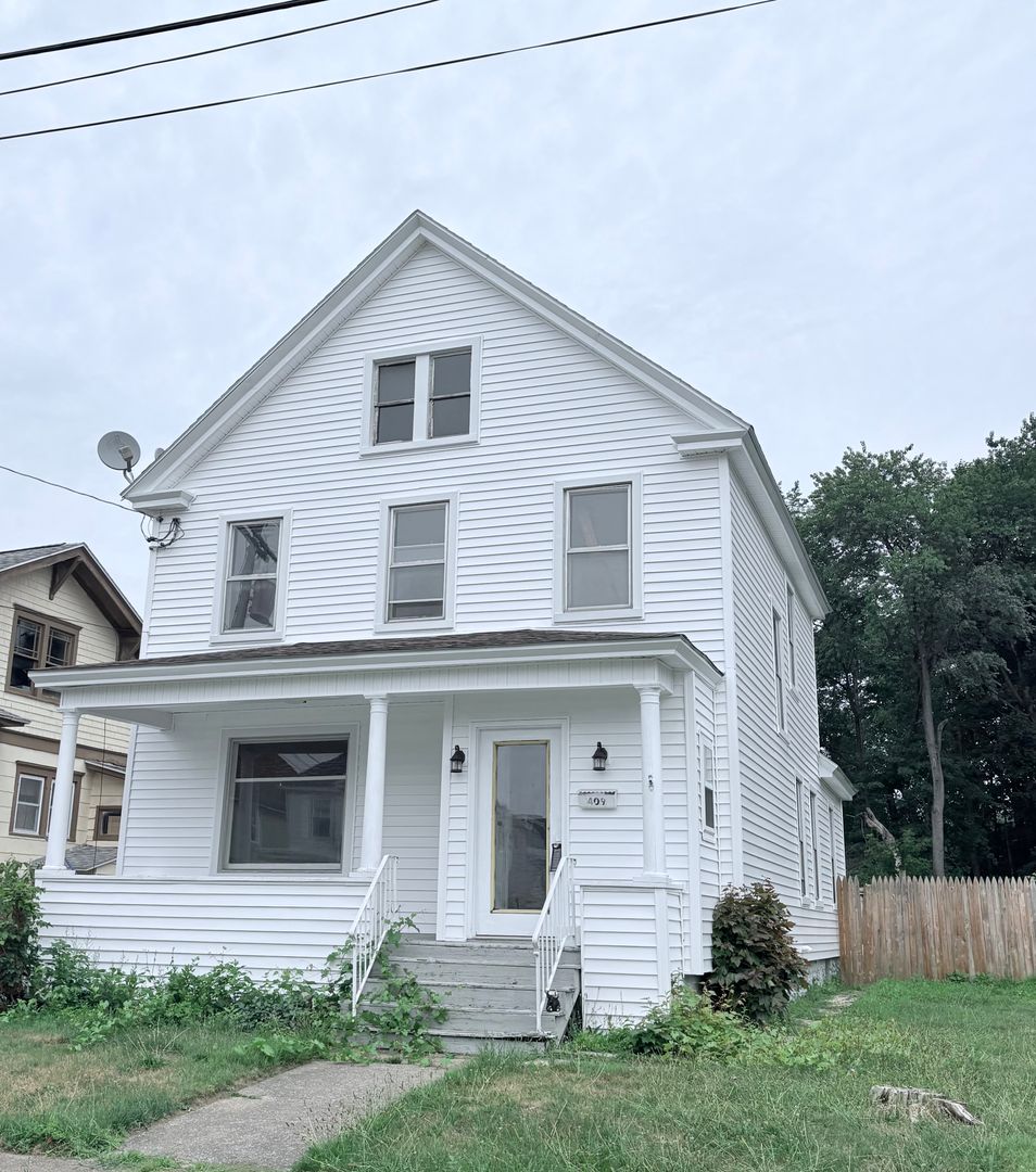 Rome House: 409 Healy Ave