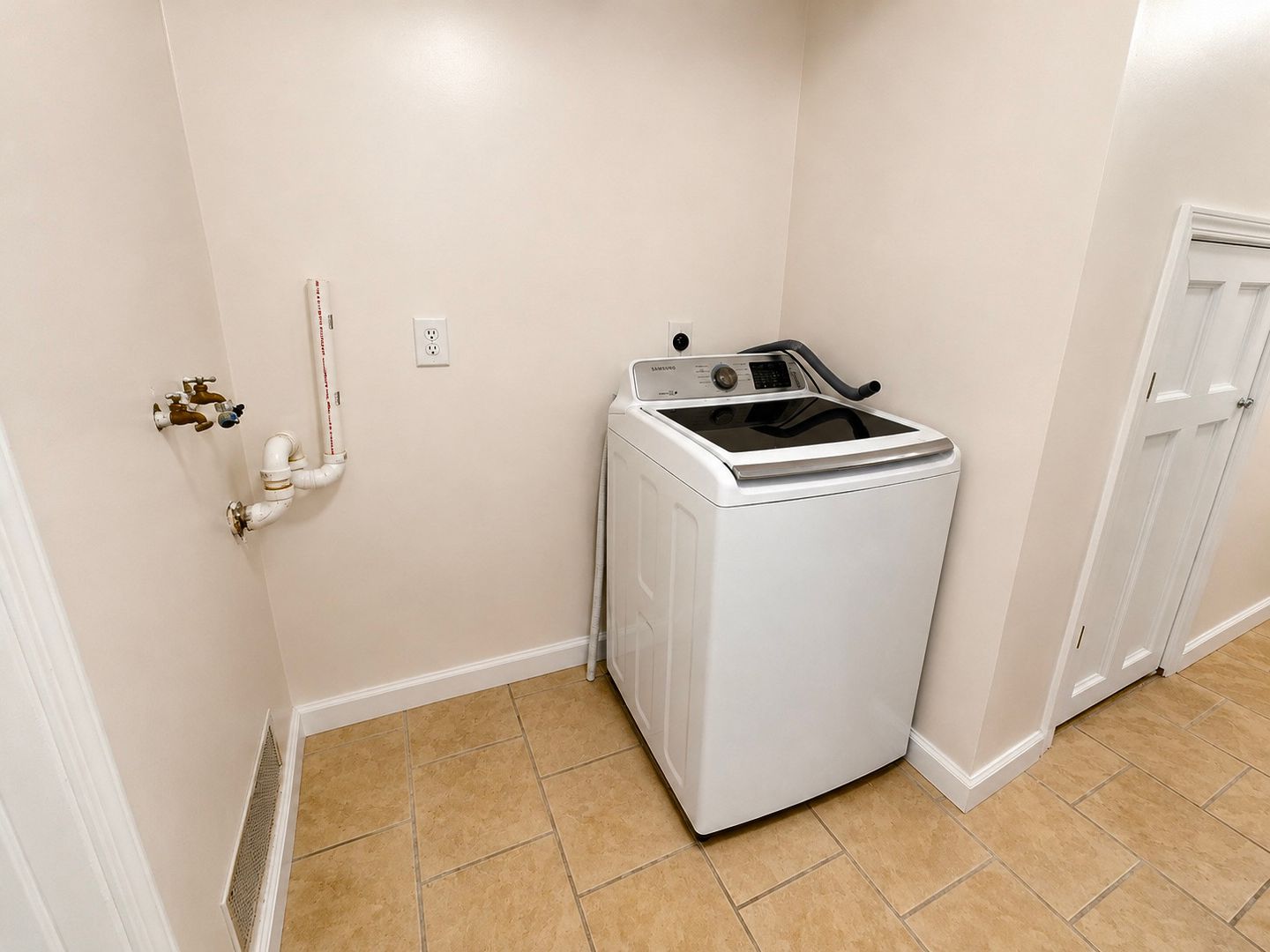 217 E Whitesboro Street 28 of 35