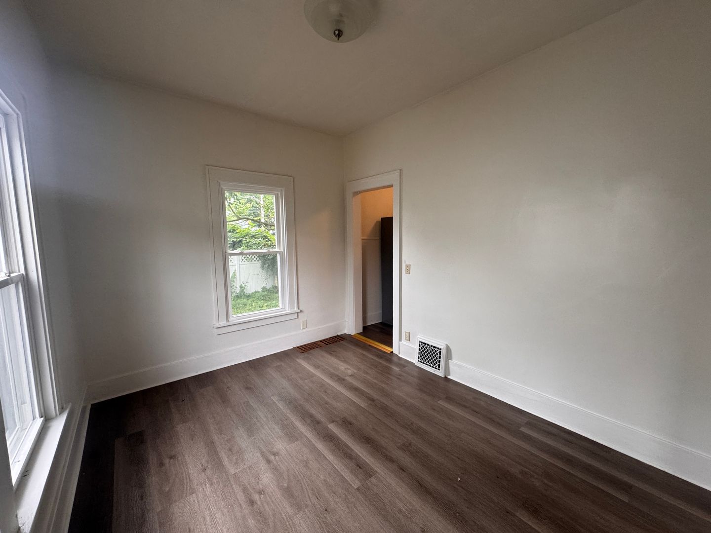 628 W Thomas 5 of 12