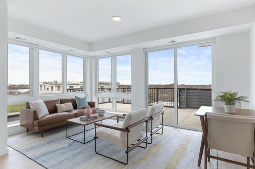 Luxury Penthouse with premium finishes and appliances – photo 1