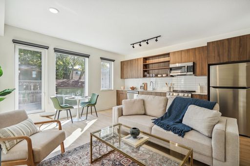 ✨✨ Bright, Beautiful and Modern Corner One-Bedroom Apartment with Private Patio Available Near Bde Maka Ska!✨✨ – photo 1