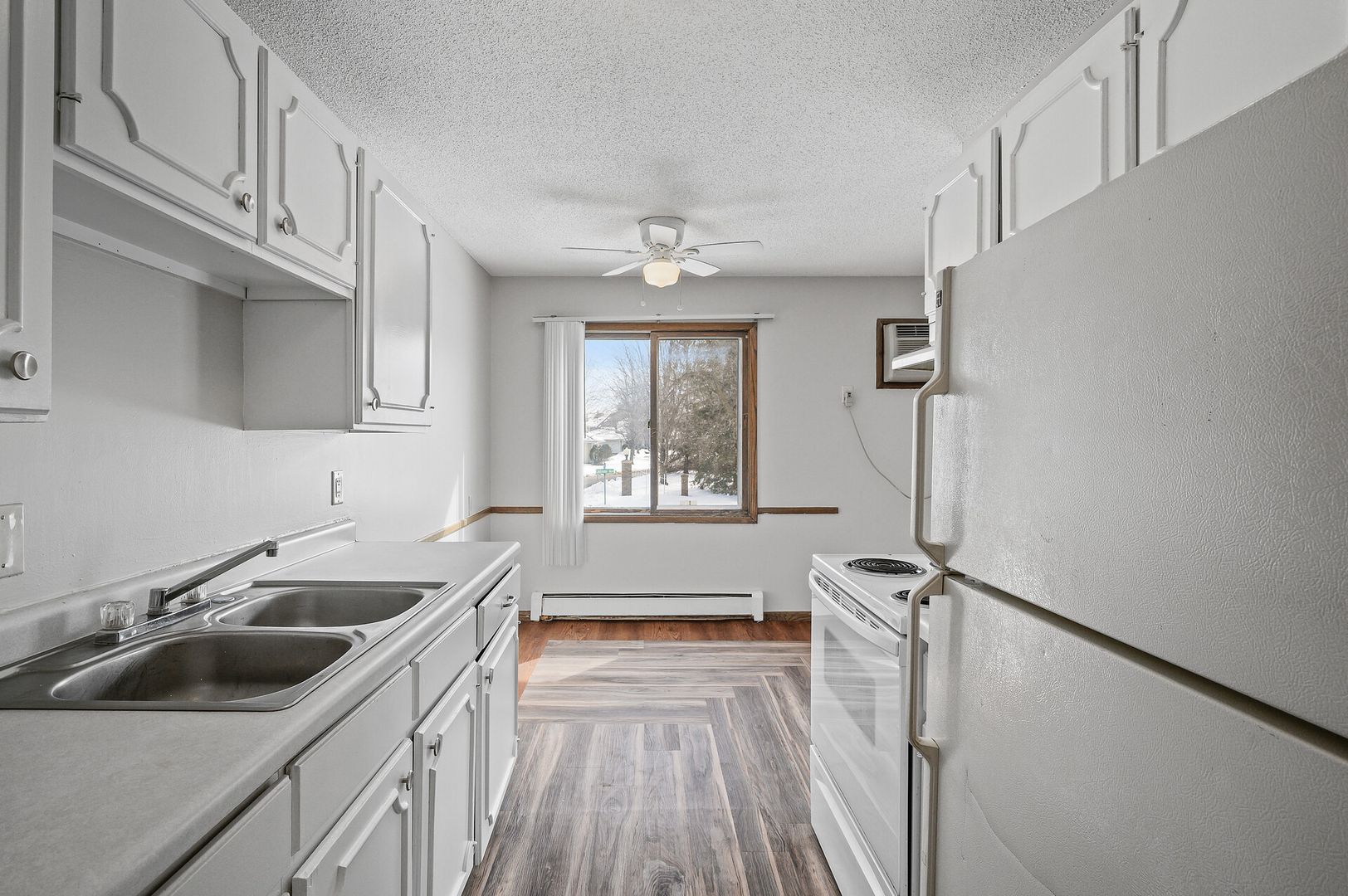 Brooklyn Park Apartment: 6281-6289 Louisiana Avenue North
