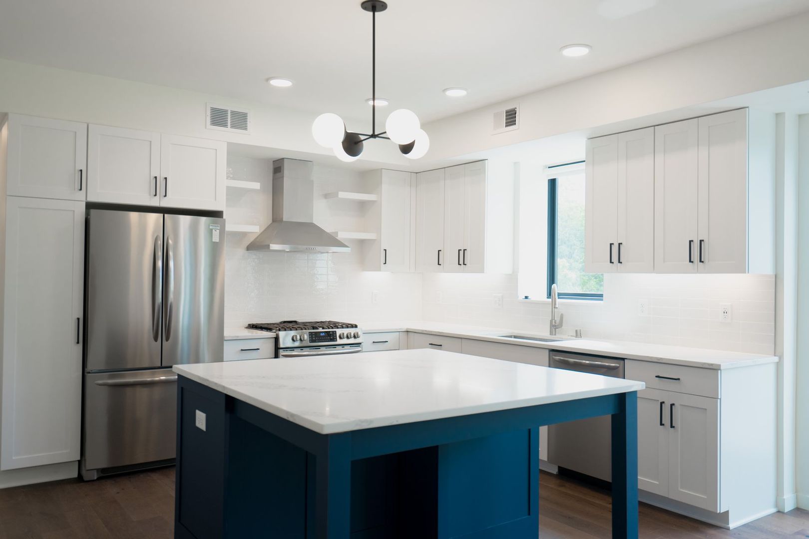Minneapolis Apartment: 110 6th Ave NE