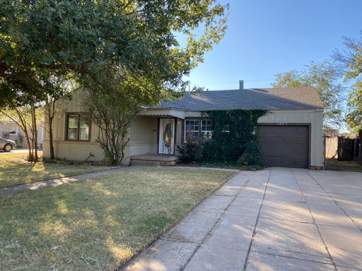 3 bedroom/2 bath Lubbock | 3007 32nd St. – photo 1