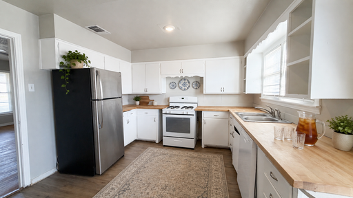 4 bedroom/2 bath | 2015 38th St Near Tech Terrace – photo 1