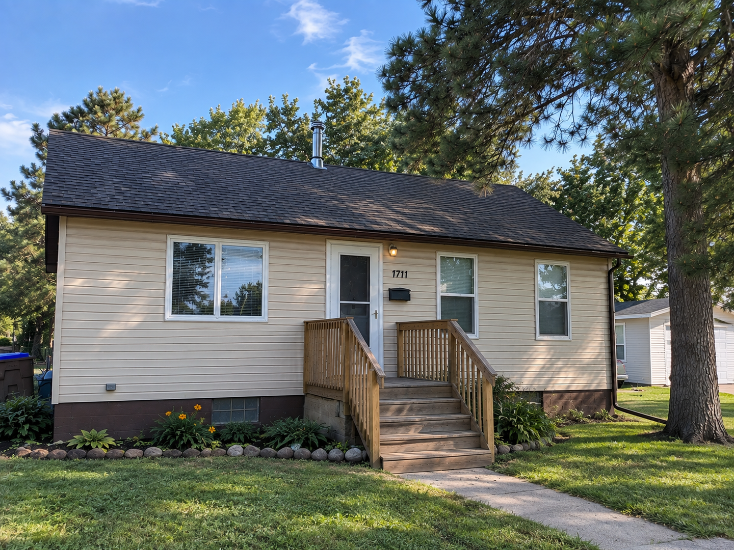 Minot House: 1711 1st Ave SE
