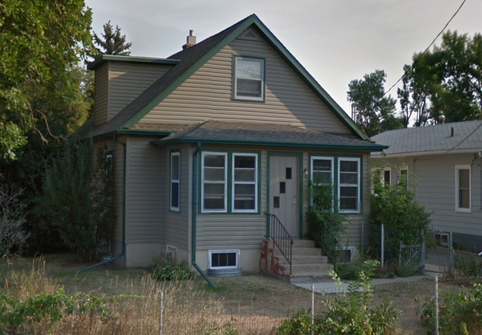 Minot Apartment: 16 6th Ave NW