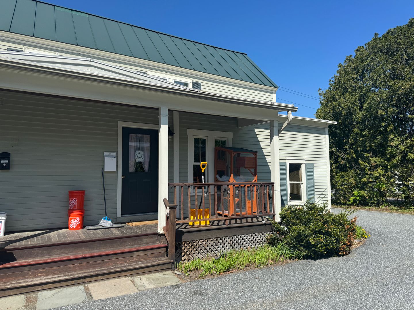 Lebanon Apartment: 37 Bank Street