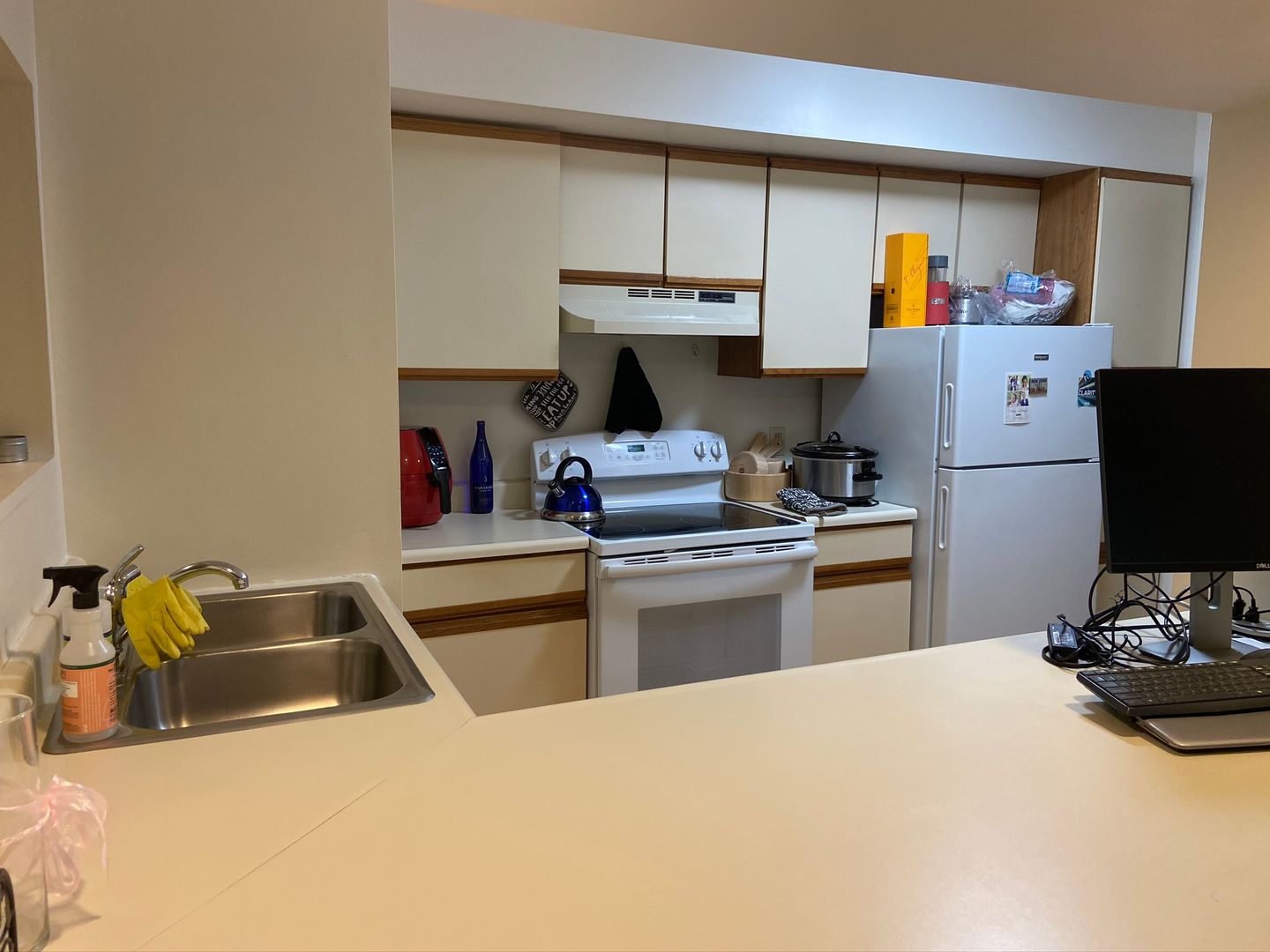 Lebanon House: 30 Wolf Road #505